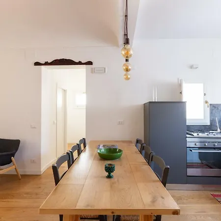 Chiavettieri House